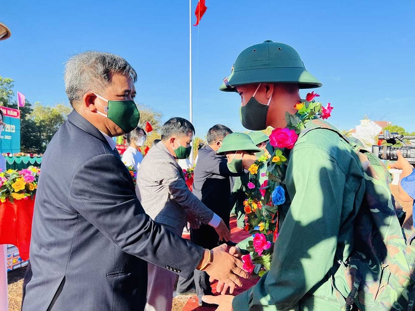 Gia Lai: Lãnh đạo tỉnh tham dự ngày hội tòng quân tại các địa phương Lãnh đạo tỉnh Gia Lai tham dự ngày hội tòng quân tại các địa phương ảnh 7