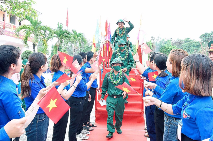 Gia Lai: Lãnh đạo tỉnh tham dự ngày hội tòng quân tại các địa phương Lãnh đạo tỉnh Gia Lai tham dự ngày hội tòng quân tại các địa phương ảnh 5