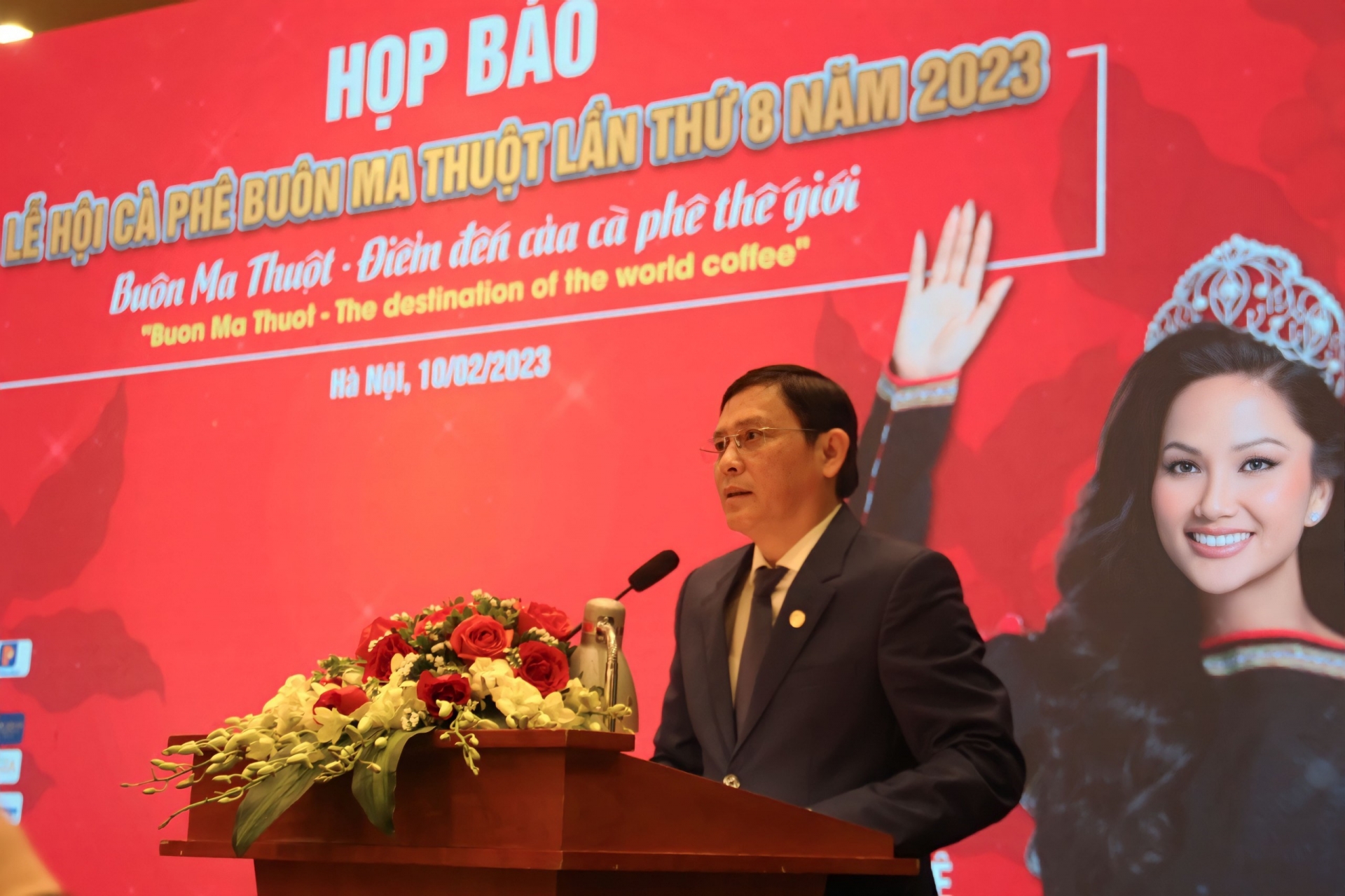 Phó Chủ tịch Thường trực UBND tỉnh Đắk Lắk, Trưởng Ban tổ chức Lễ hội Cà phê Buôn Ma Thuột lần thứ 8 năm 2023 Nguyễn Tuấn Hà phát biểu tại Họp báo.