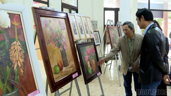 Lào Cai khai mạc Triển lãm mỹ thuật “Sắc hoa xuân”