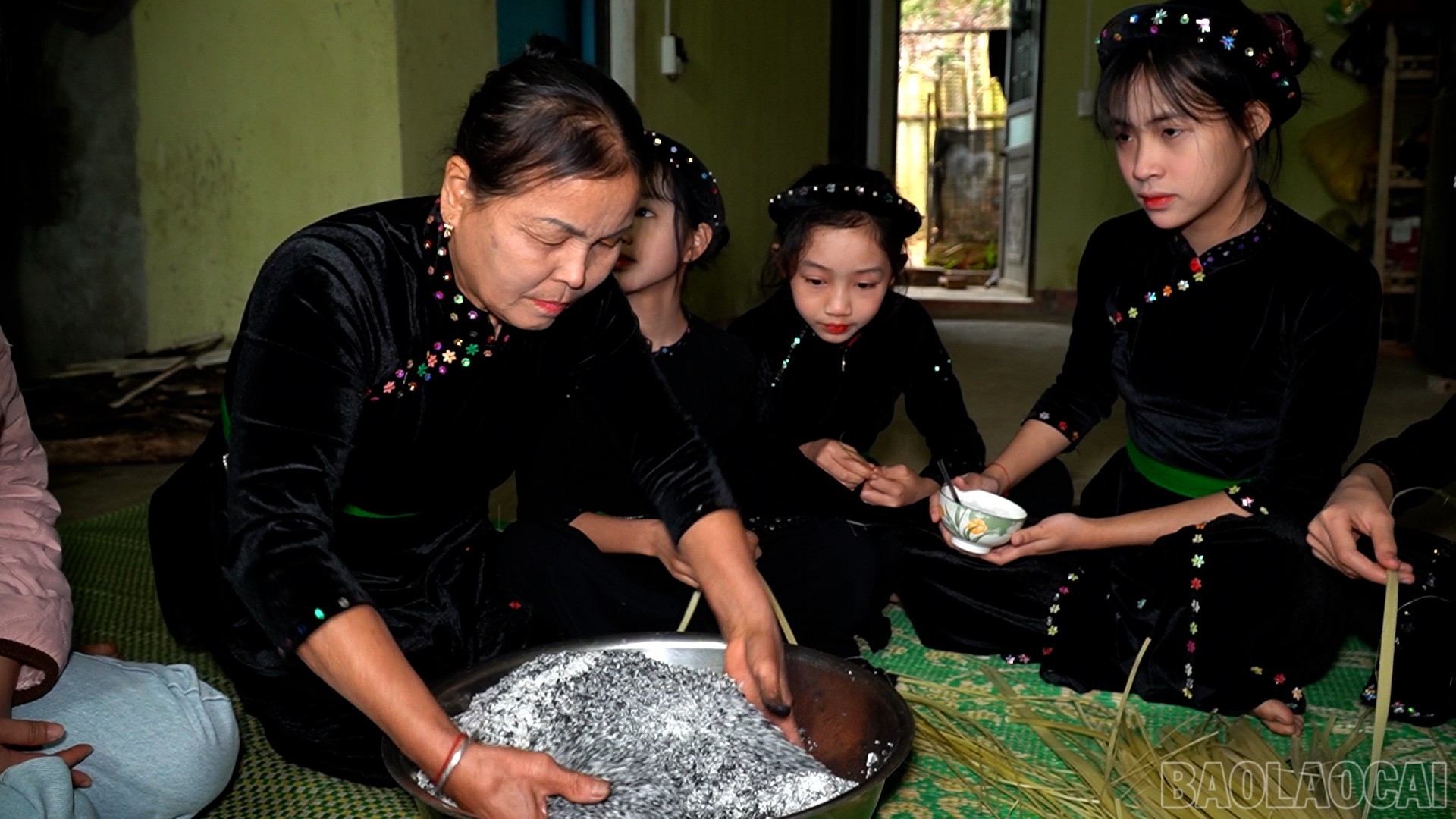 Lào Cai: Giữ hương tết người Tày Hưng Khánh Lào Cai: Giữ hương tết người Tày Hưng Khánh