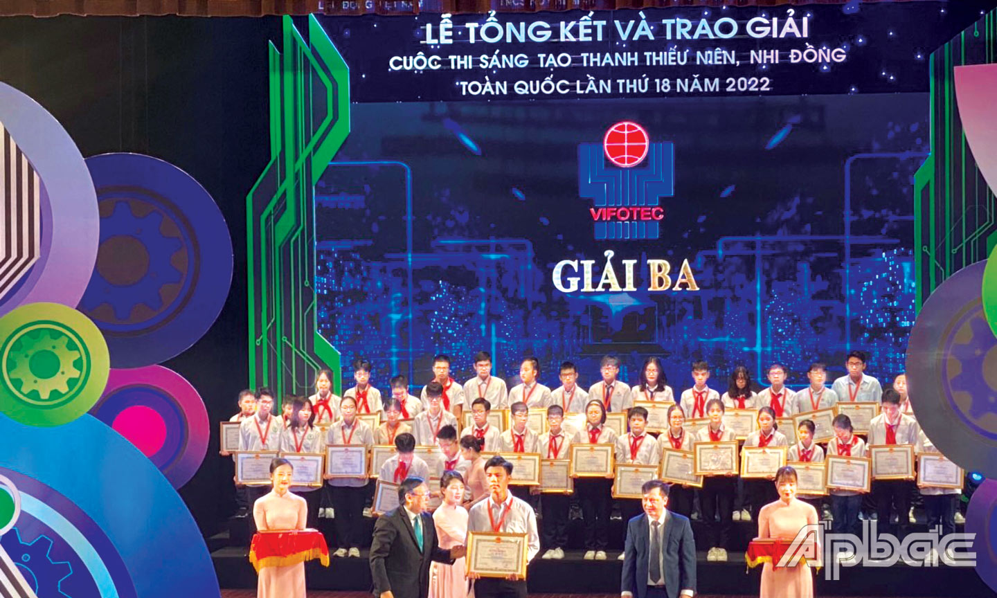 Hồn quê - Tác phẩm tranh xuất sắc làm từ bẹ chuối