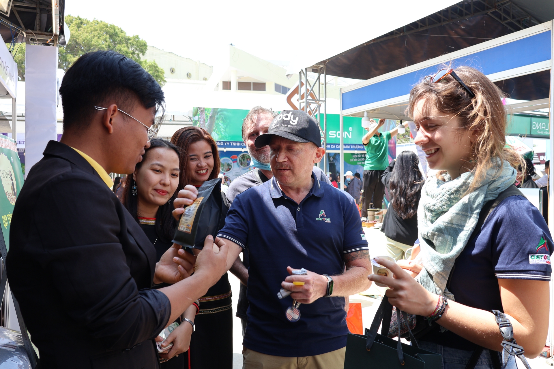 Đắk Lắk: Chung tay xây dựng thương hiệu cho cà phê Việt Đắk Lắk: Chung tay xây dựng thương hiệu cho cà phê Việt