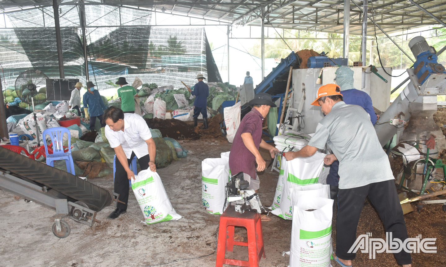 Tiền Giang: Kỹ sư Nguyễn Công Vinh với ước mơ kiến tạo nền nông nghiệp sạch Tiền Giang: Kỹ sư Nguyễn Công Vinh với ước mơ kiến tạo nền nông nghiệp sạch