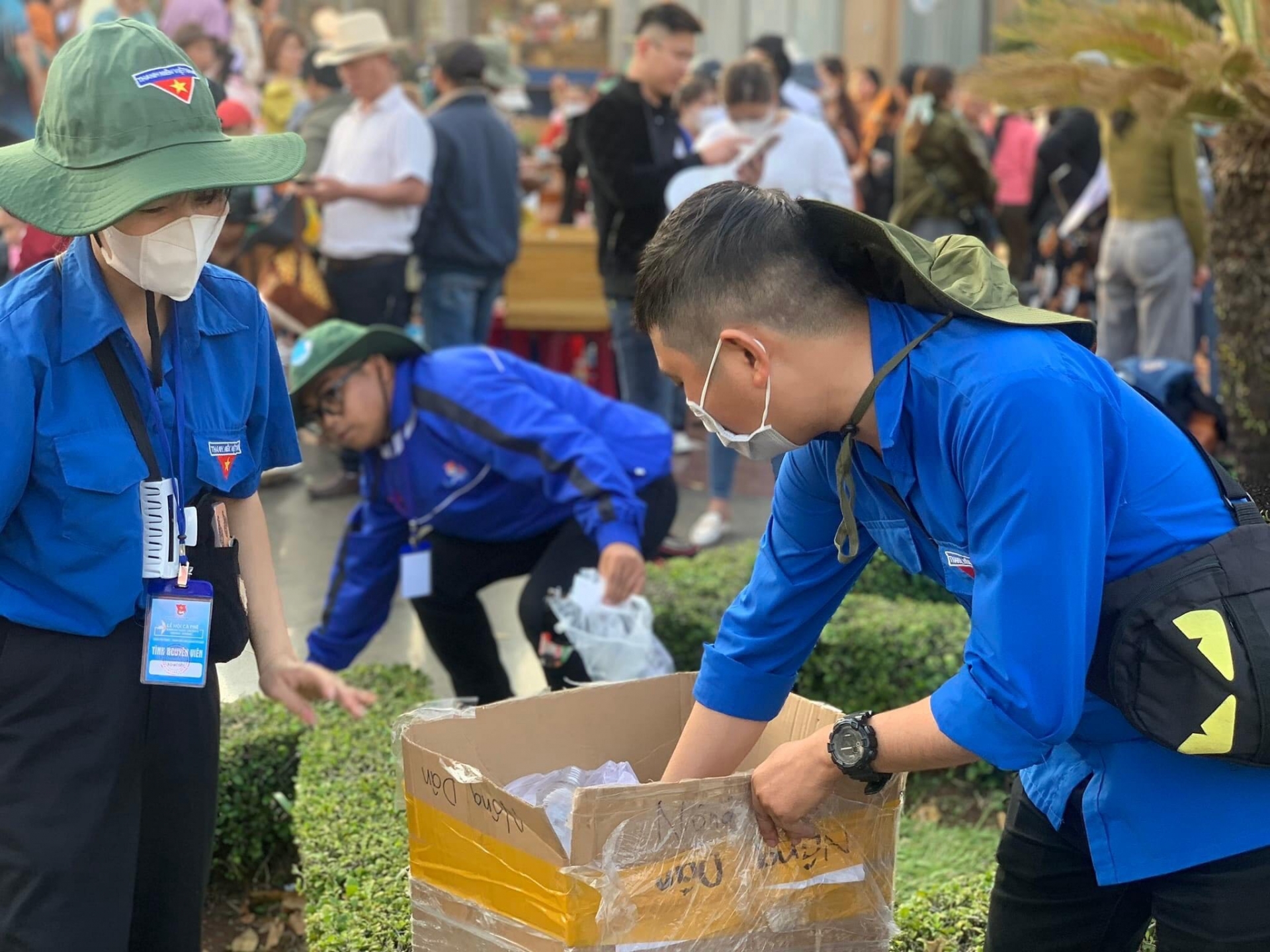Đắk Lắk: Áo xanh tình nguyện mùa lễ hội Đắk Lắk: Áo xanh tình nguyện mùa lễ hội