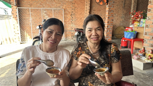 Bà Rịa-Vũng Tàu: Ngon mắt, lạ miệng với bánh chén Phước Tỉnh