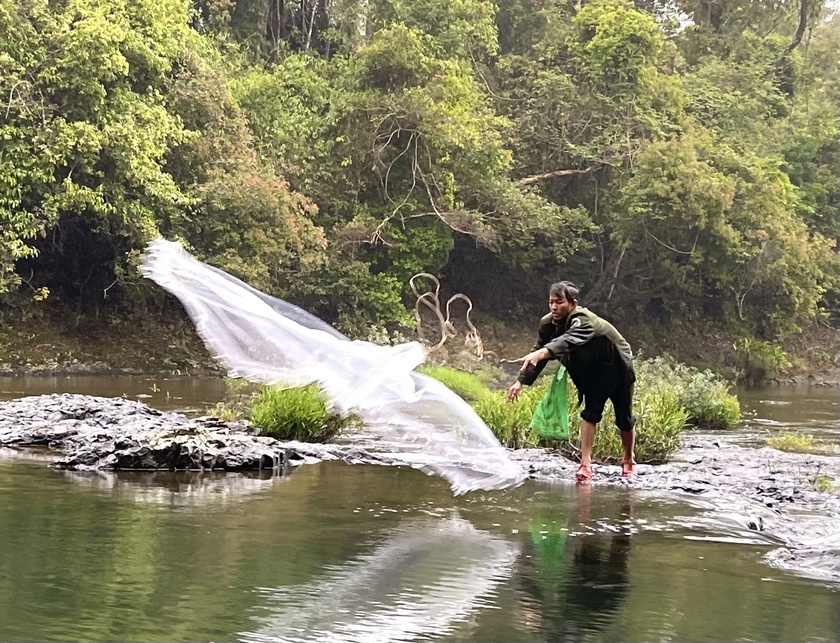 Gia Lai: “Cõng” khách lên ngàn “Cõng” khách lên ngàn ảnh 3
