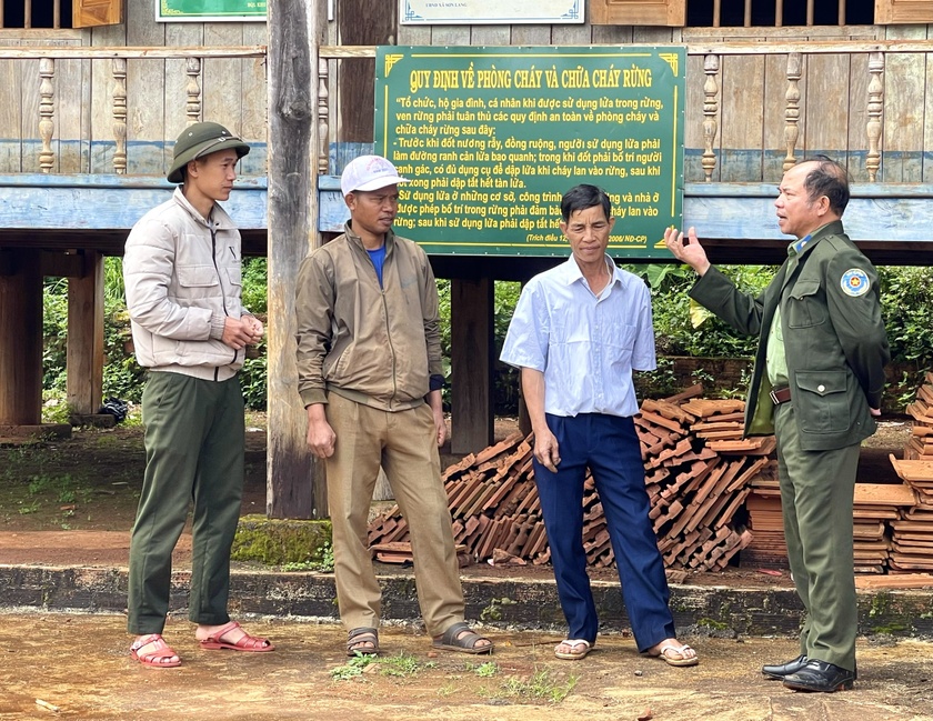 Gia Lai: Dựa vào dân để giữ rừng Dựa vào dân để giữ rừng ảnh 1