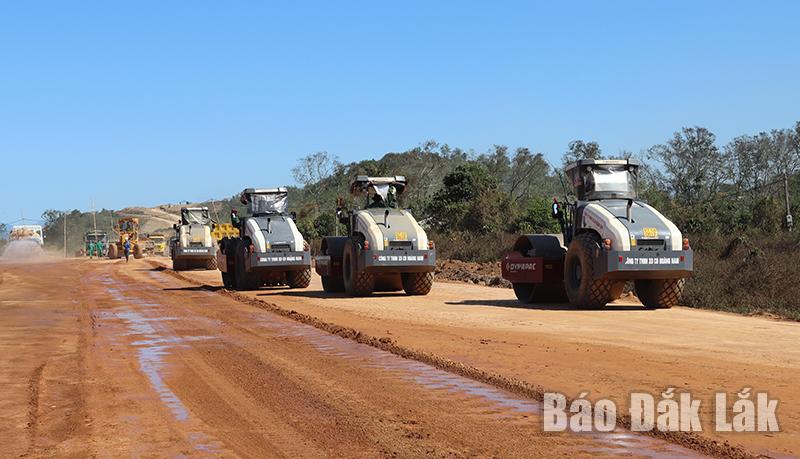 Đắk Lắk: Dự án cao tốc Khánh Hòa - Buôn Ma Thuột: Nhiều "điểm nghẽn" cần tháo gỡ Đắk Lắk: Dự án cao tốc Khánh Hòa - Buôn Ma Thuột: Nhiều "điểm nghẽn" cần tháo gỡ