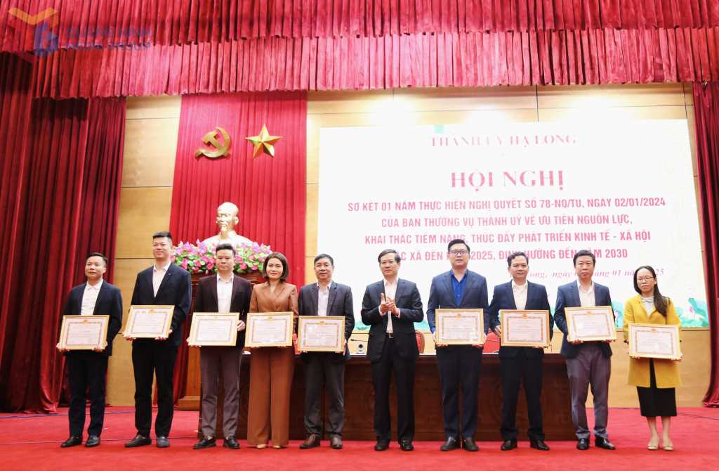 Quảng Ninh: "Đòn bẩy" thúc đẩy vùng cao Hạ Long phát triển Quảng Ninh: "Đòn bẩy" thúc đẩy vùng cao Hạ Long phát triển