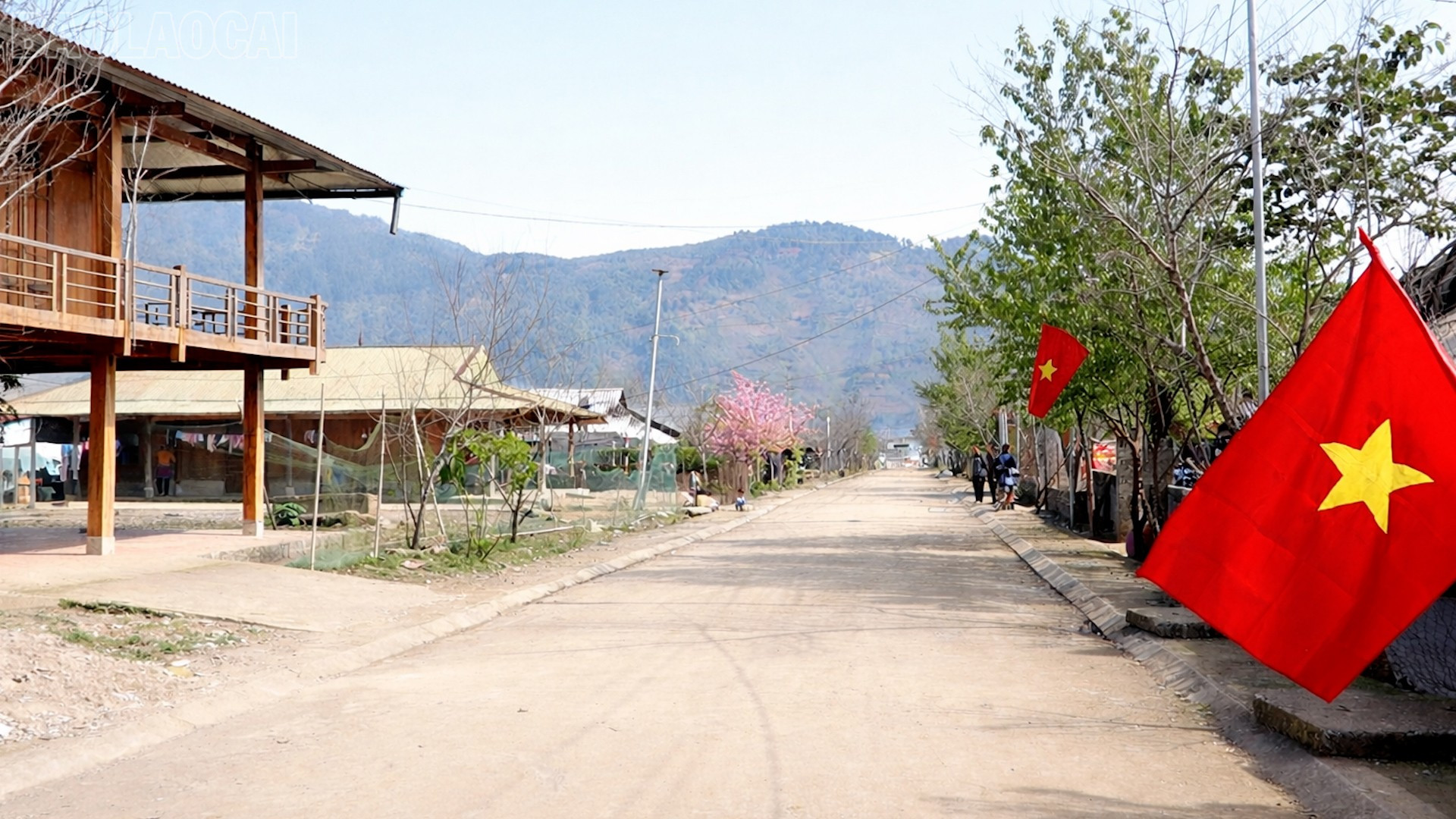 Lào Cai: Ánh sáng ở bản mây