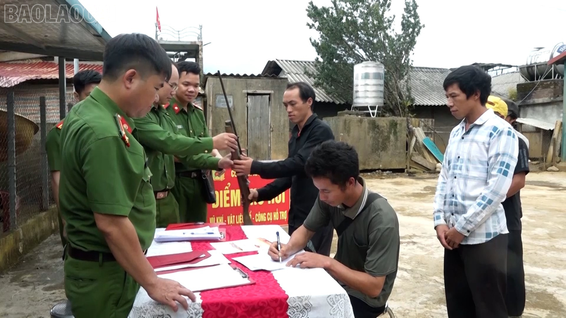 Lào Cai: Ánh sáng ở bản mây