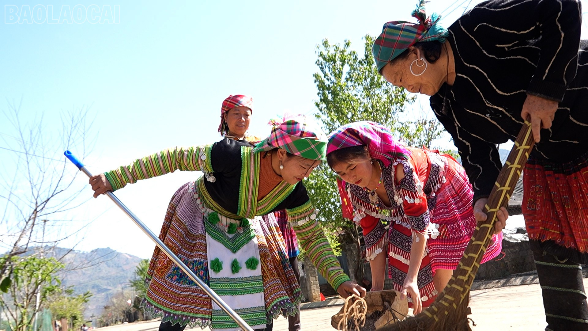 Lào Cai: Ánh sáng ở bản mây