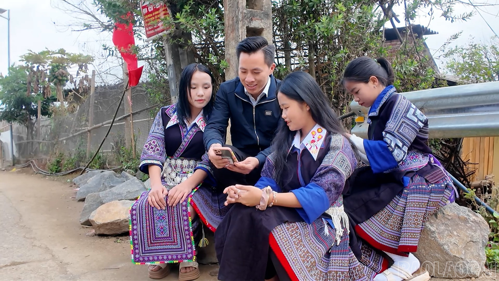 Lào Cai triển khai xây dựng mô hình “Người bản số” giai đoạn 2026   2028