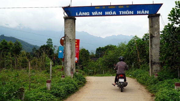 Lào Cai: Bên dòng suối Hán