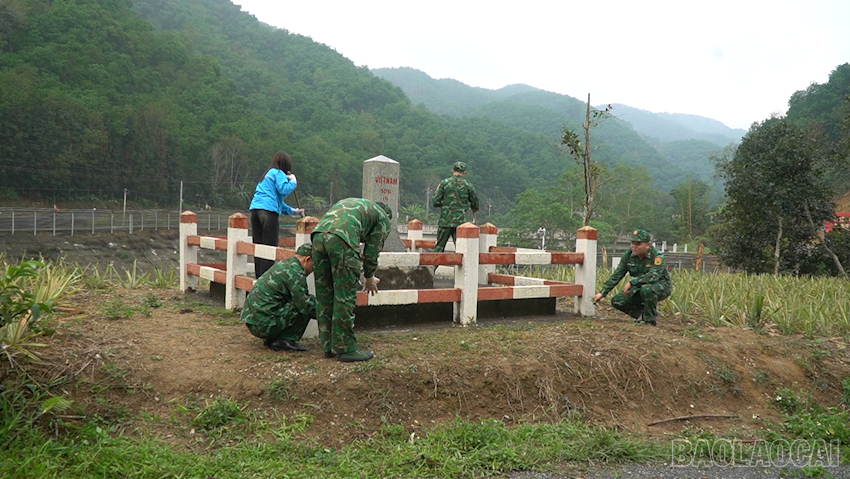 Lào Cai: “Hành trình địa chỉ đỏ” giáo dục truyền thống tại khu vực cột mốc 106