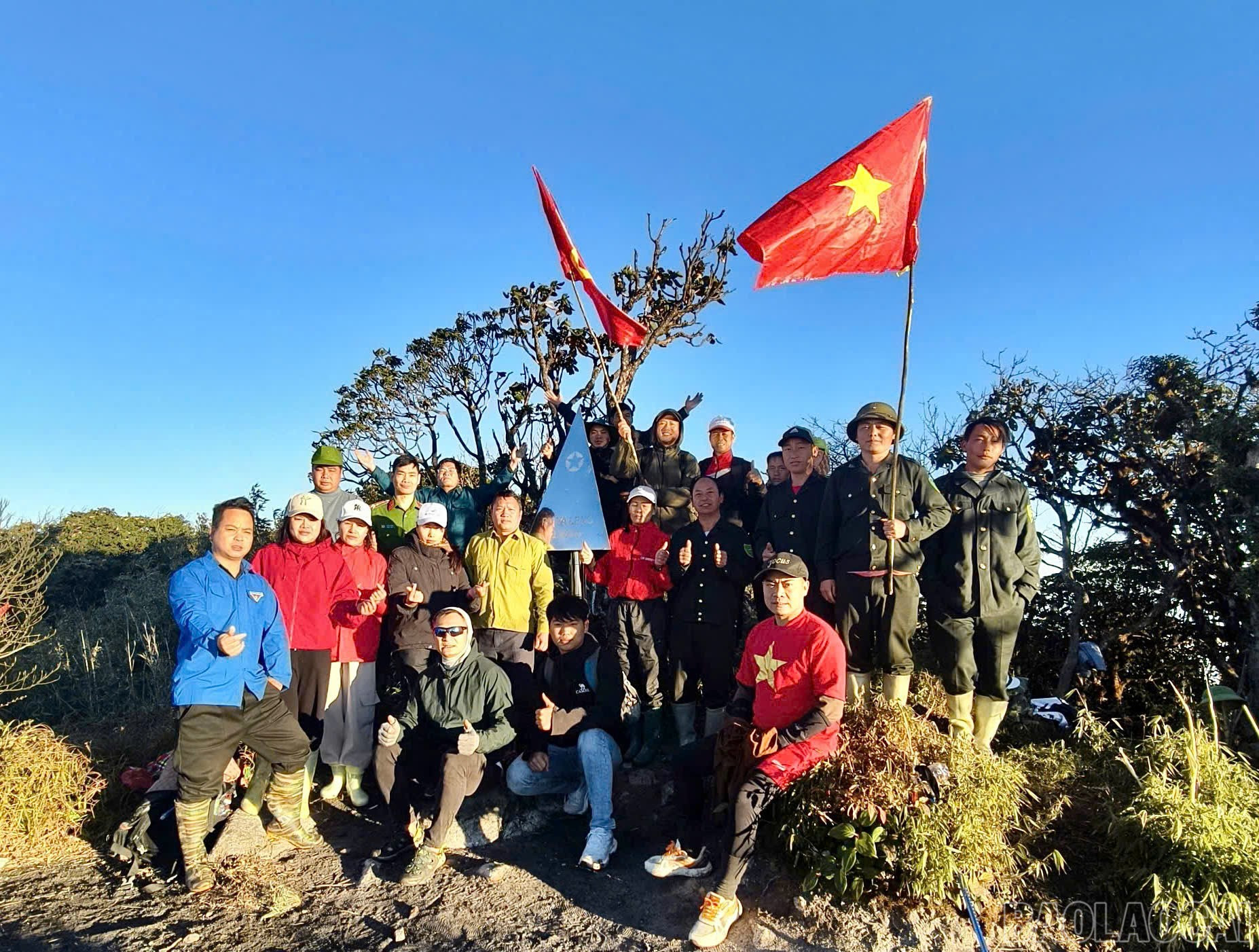 Lào Cai: Sắp diễn ra giải "Chinh phục Pu Ta Leng - đại ngàn hoa đỗ quyên” lần thứ I Lào Cai: Sắp diễn ra giải "Chinh phục Pu Ta Leng - đại ngàn hoa đỗ quyên” lần thứ I