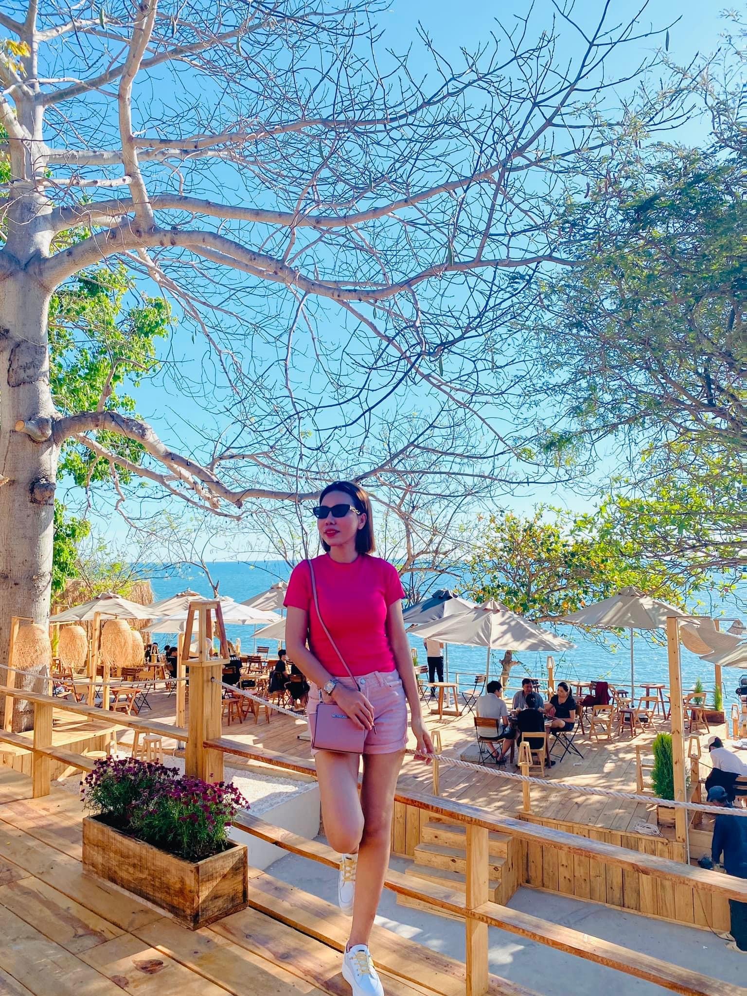 "Chill" với cà phê ngắm biển "Chill" với cà phê ngắm biển