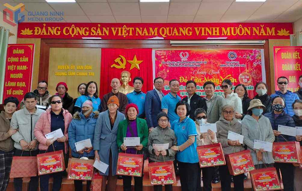Yêu thương lan tỏa, thắp sáng niềm tin Yêu thương lan tỏa, thắp sáng niềm tin