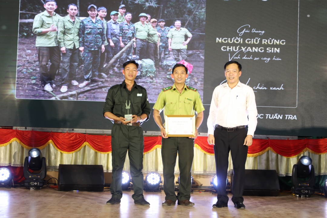 Đắk Lắk: Vinh danh những người giữ rừng Chư Yang Sin Đắk Lắk: Vinh danh những người giữ rừng Chư Yang Sin