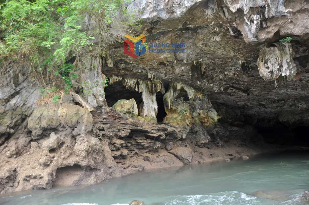 Vịnh Bái Tử Long - biểu tượng mới của du lịch Quảng Ninh Vịnh Bái Tử Long - biểu tượng mới của du lịch Quảng Ninh