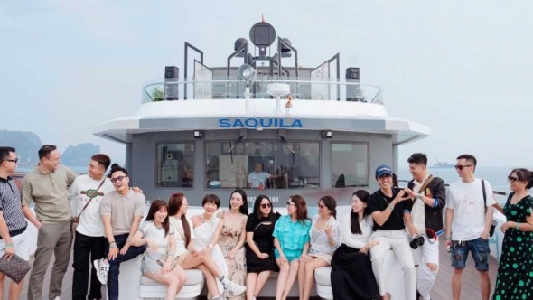 Quảng Ninh: Người nổi tiếng quảng bá du lịch Vịnh Hạ Long