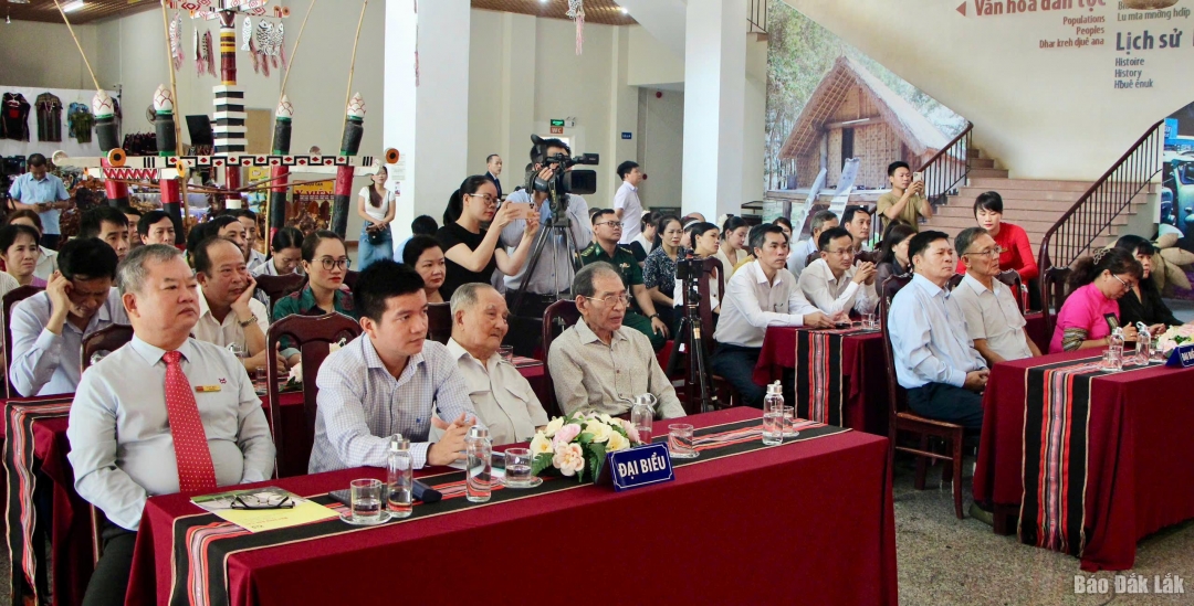 Đắk Lắk: Trưng bày chuyên đề “Sắc màu Văn hóa Đắk Lắk” Đắk Lắk: Trưng bày chuyên đề “Sắc màu Văn hóa Đắk Lắk”