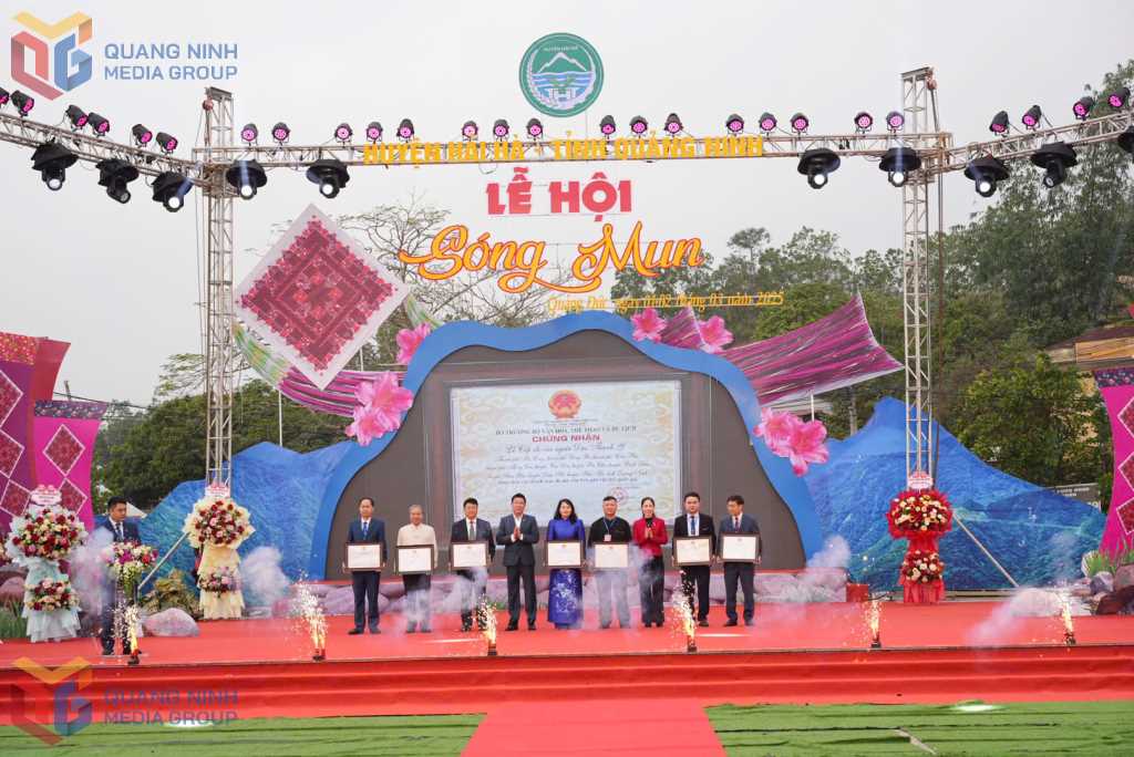 Sinh động sắc màu văn hoá phi vật thể các dân tộc Quảng Ninh Sinh động sắc màu văn hoá phi vật thể các dân tộc Quảng Ninh