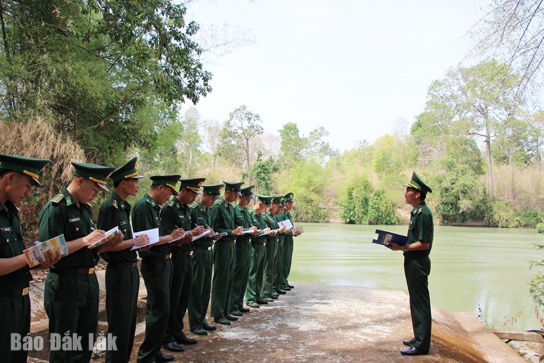 Đắk Lắk: Con đường Trường Sơn - đường Hồ Chí Minh huyền thoại trong kháng chiến chống Mỹ trải dài hàng nghìn kilômét. Đắk Lắk: Con đường Trường Sơn - đường Hồ Chí Minh huyền thoại trong kháng chiến chống Mỹ trải dài hàng nghìn kilômét.
