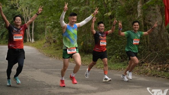 Thái Nguyên: "Những dấu chân trên miền hồ biếc" - Khám phá cung đường xanh bên hồ Ba Bể