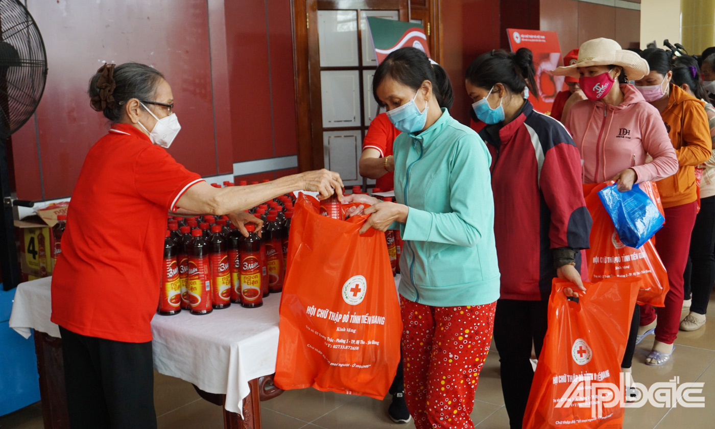 Tiền Giang: Phát động Tháng Nhân đạo năm 2023