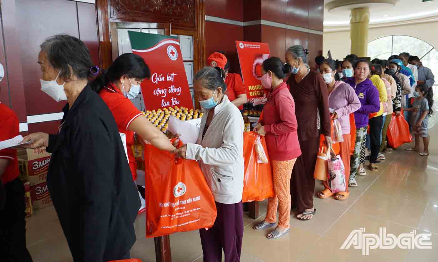 Tiền Giang: Phát động Tháng Nhân đạo năm 2023