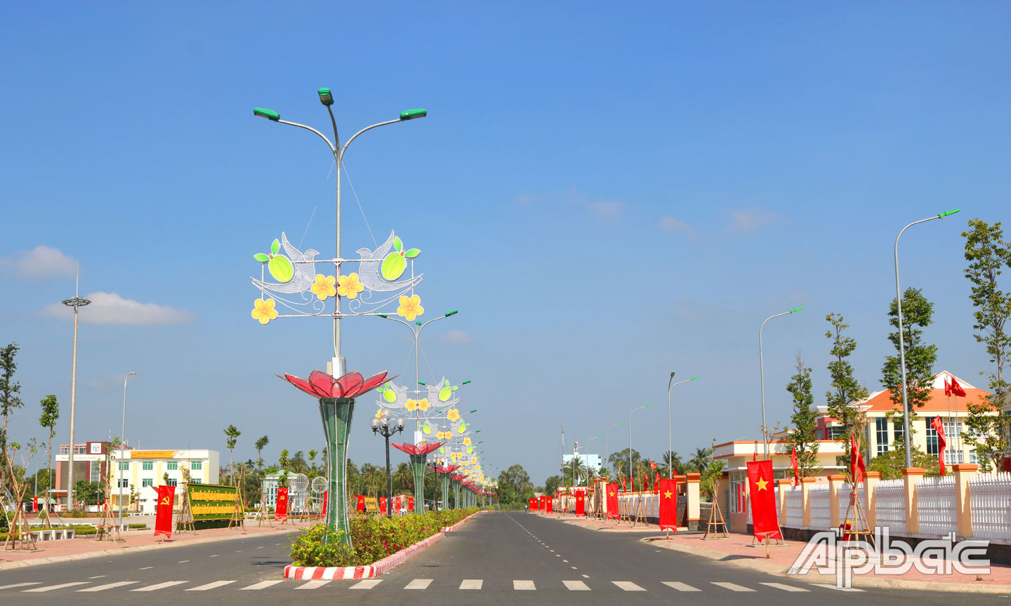 Tiền Giang: Niềm vui huyện Cai Lậy đạt chuẩn nông thôn mới