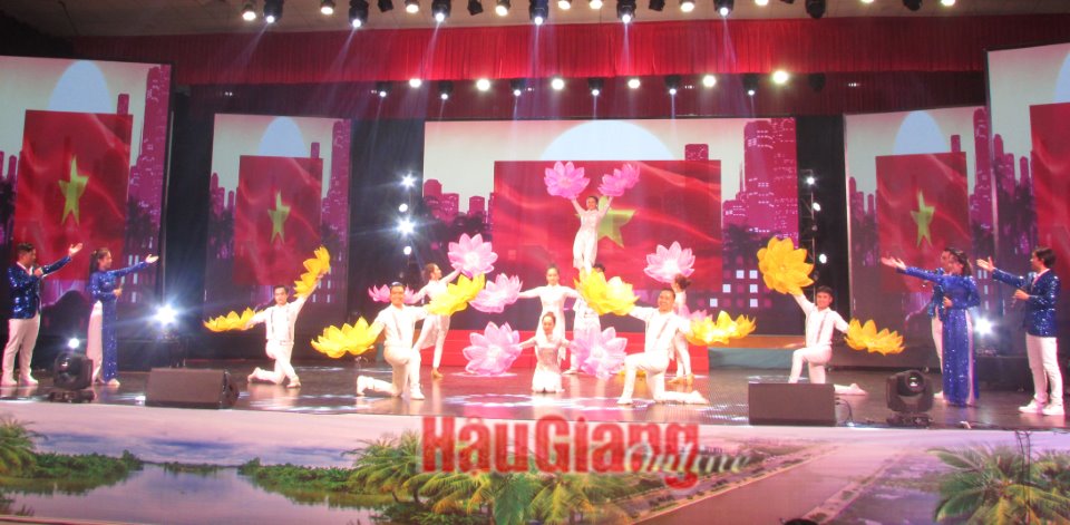 “Hậu Giang hướng về biển, đảo”