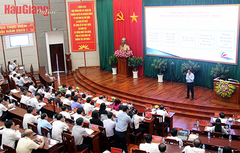 Hậu Giang: Kiên quyết, kiên trì đấu tranh phòng, chống tham nhũng, tiêu cực Hậu Giang: Kiên quyết, kiên trì đấu tranh phòng, chống tham nhũng, tiêu cực