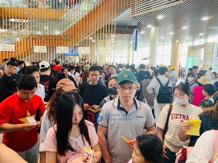 Quảng Ninh: Lượng du khách đi Cô Tô, Vân Đồn tăng kỷ lục