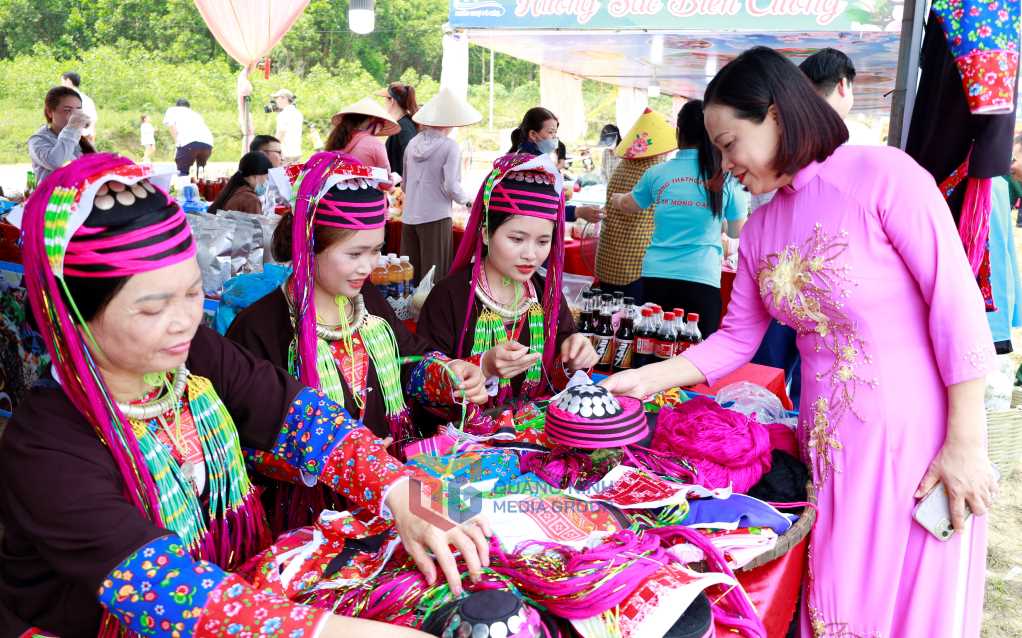 Quảng Ninh: Bảo tồn và phát huy giá trị văn hoá của các làng dân tộc thiểu số Quảng Ninh: Bảo tồn và phát huy giá trị văn hoá của các làng dân tộc thiểu số