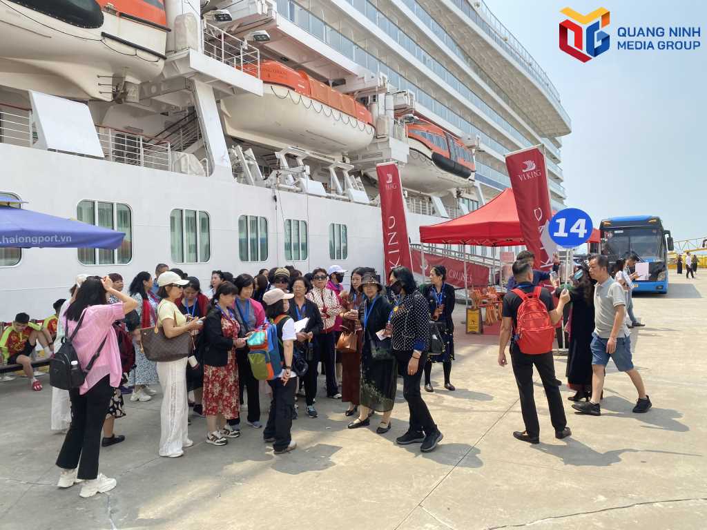 Quảng Ninh: Điểm đến lý tưởng của các chuyến tàu biển Quảng Ninh: Điểm đến lý tưởng của các chuyến tàu biển