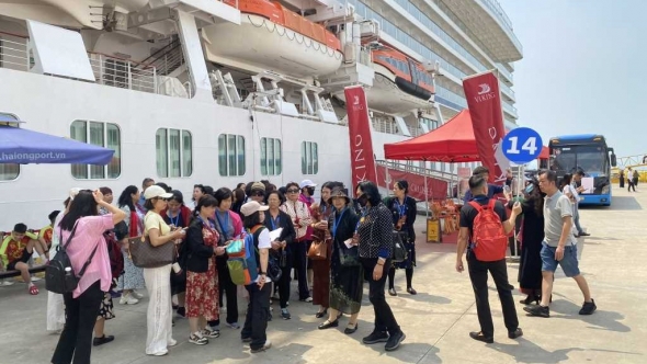 Quảng Ninh: Điểm đến lý tưởng của các chuyến tàu biển