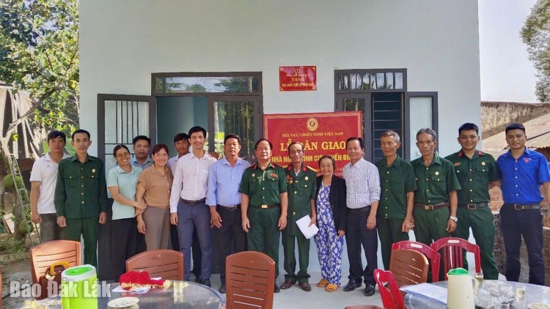 Đắk Lắk: Trao tặng nhà ở cho các cựu chiến binh khó khăn tại huyện Krông Ana Đắk Lắk: Trao tặng nhà ở cho các cựu chiến binh khó khăn tại huyện Krông Ana