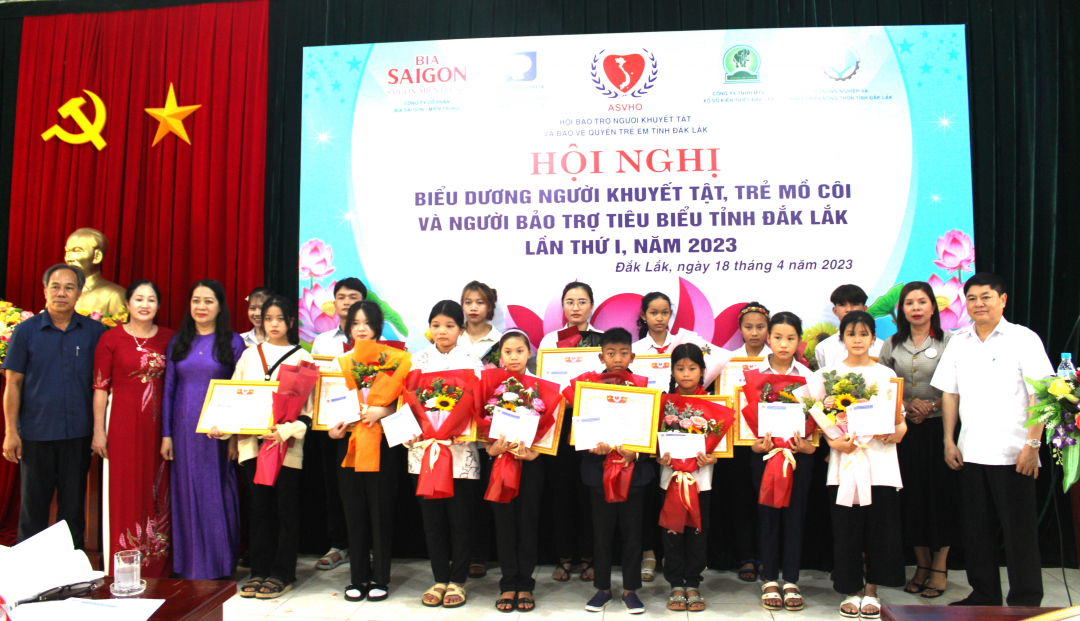 Đắk Lắk: Chung tay sẻ chia với những mảnh đời yếu thế