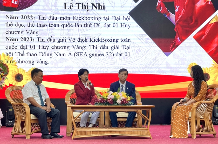 Gia Lai: Tôn vinh “những ngọn đèn, những ngôi sao sáng” Tôn vinh “những ngọn đèn, những ngôi sao sáng” ảnh 3