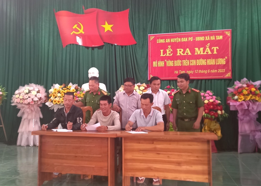 Gia Lai: Đak Pơ ra mắt mô hình Đak Pơ ra mắt mô hình "Vững bước trên con đường hoàn lương" ảnh 1