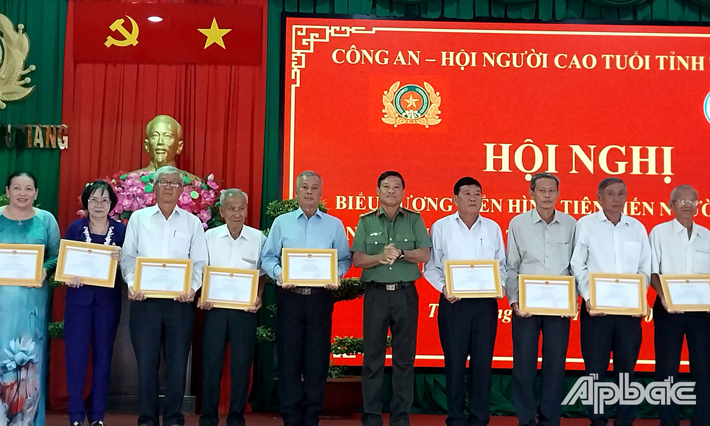 Tiền Giang: Phát huy vai trò của người cao tuổi trong phong trào Tiền Giang: Phát huy vai trò của người cao tuổi trong phong trào