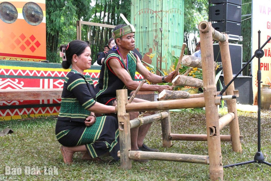 Đắk Lắk: Y Krang Tơr - người “thổi hồn” cho nhạc cụ M’nông Đắk Lắk: Y Krang Tơr - người “thổi hồn” cho nhạc cụ M’nông