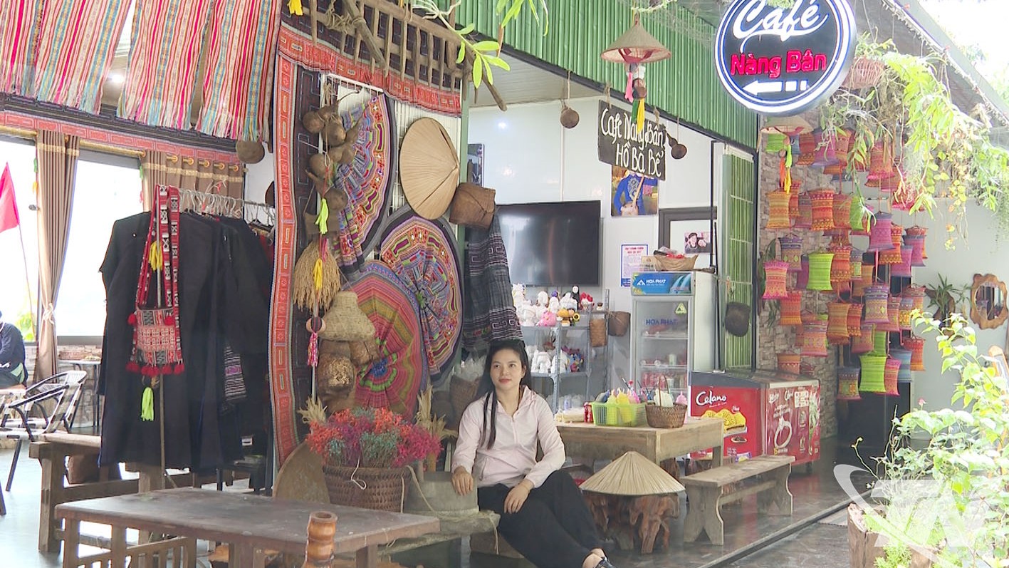 Thái Nguyên: Gìn giữ nghề thêu thổ cẩm gắn với phát triển du lịch cộng đồng