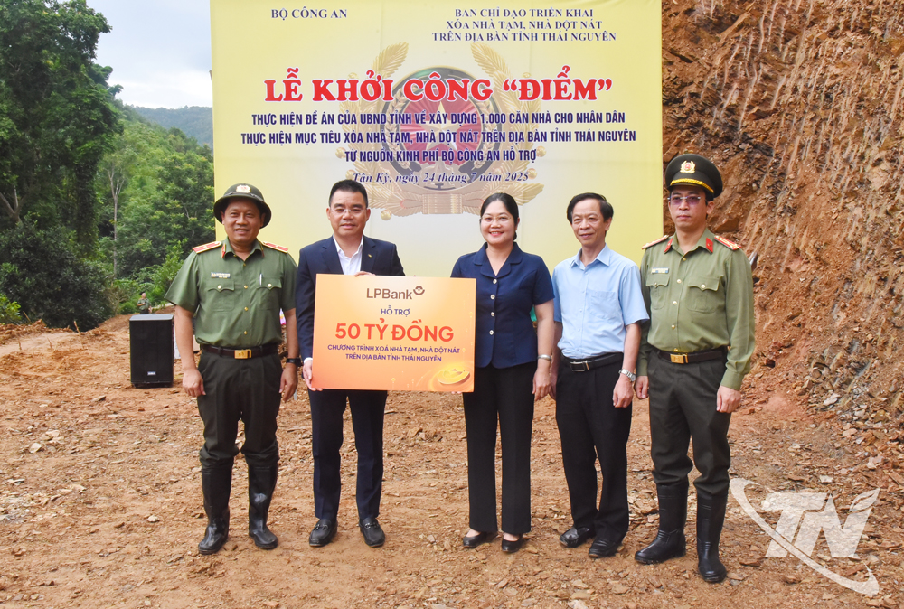 Thái Nguyên: 60 tỷ đồng chung tay xóa nhà tạm Lãnh đạo
