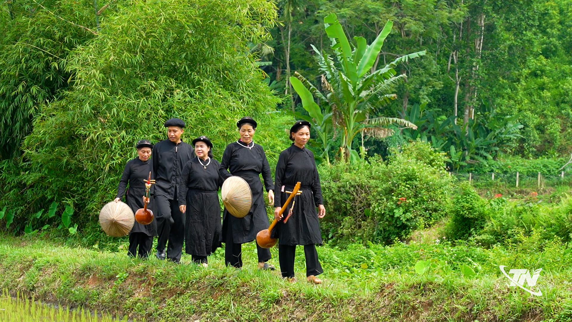 Thái Nguyên: Lam Vỹ đánh thức tiềm năng di sản Đồng bào dân tộc Tày ở xã Lam Vỹ gìn giữ và phát huy nhiều giá trị văn hóa truyền thống, trong đó có hát Then, đàn tính.