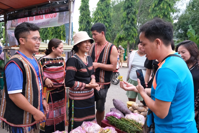 Cộng đồng người Bahnar ở Kbang làm du lịch  ảnh 2