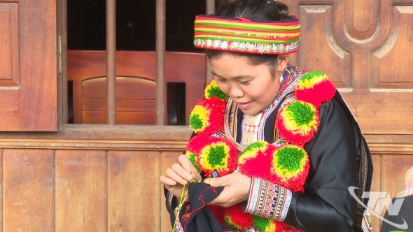 Thái Nguyên: Giữ gìn hoa văn truyền thống người Dao Đỏ ở Bản Cuôn